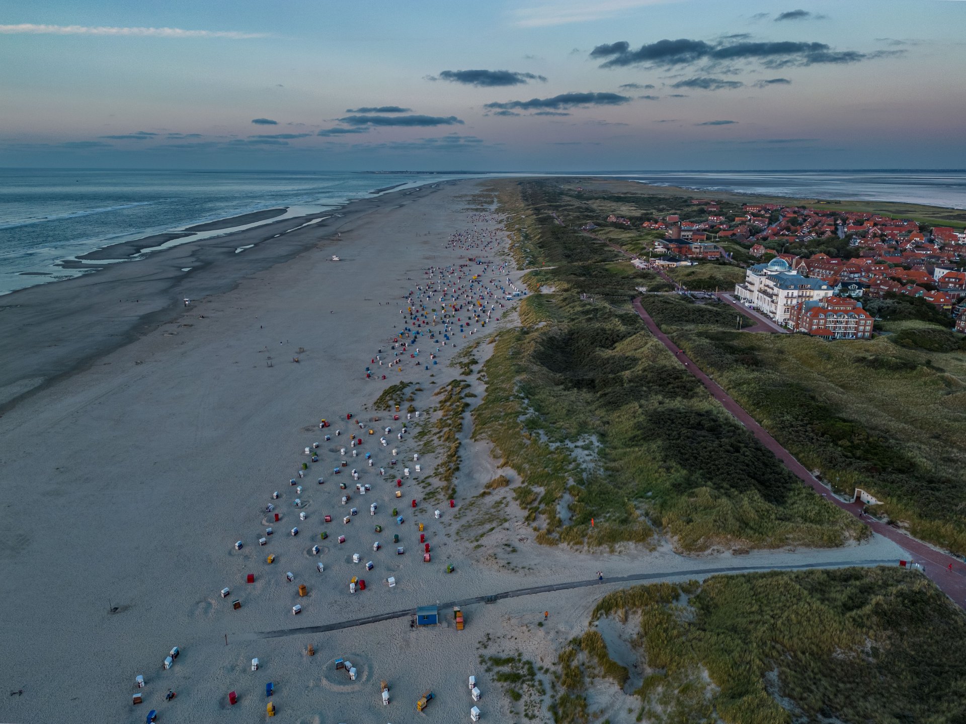 Luftbild von Juist mit Ortsansicht 